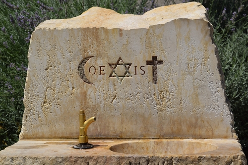 Coexist / snakeye - stock.adobe.com