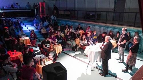 Jugendliche diskutierten mit Bischof Benno Elbs